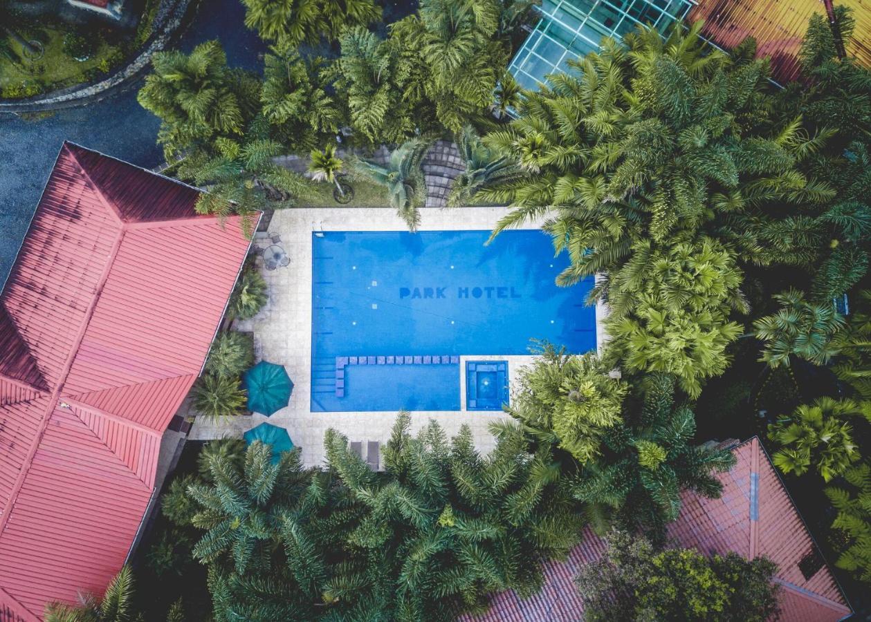 Park 4*